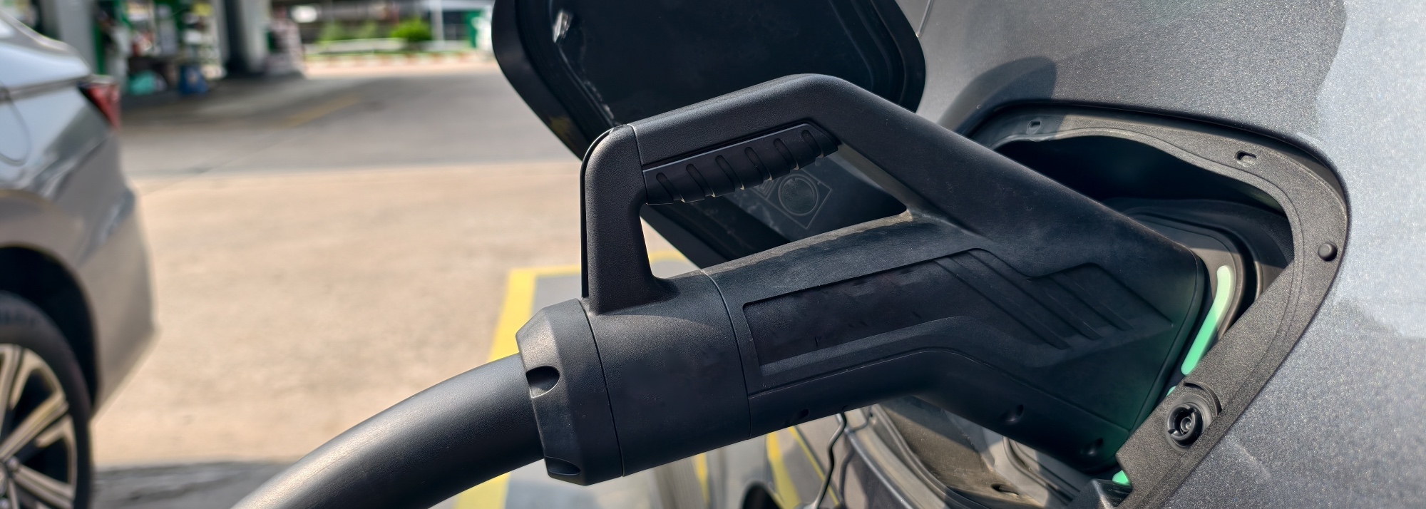 banner Carro elétrico polui menos que carro a gasolina?